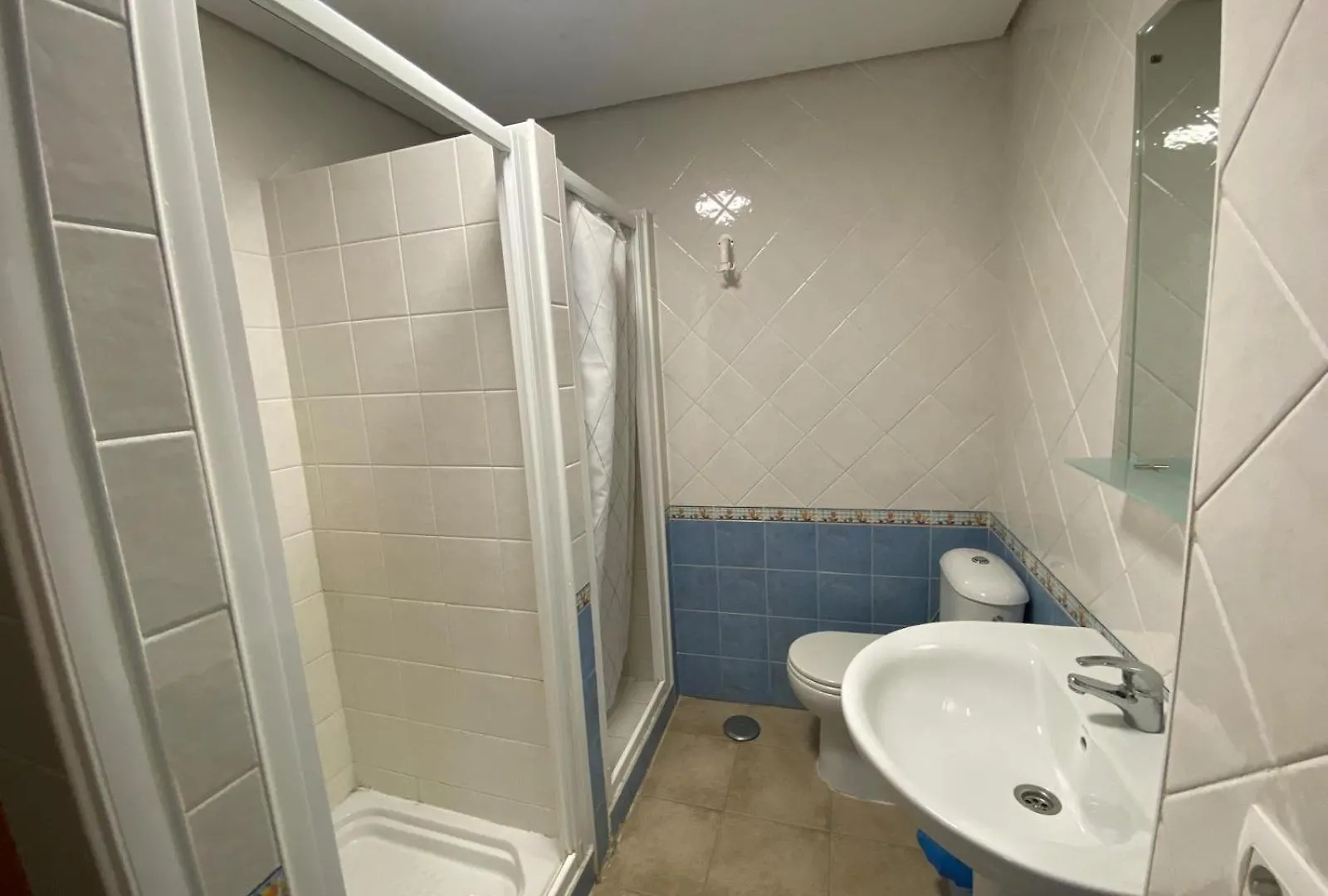 Homestay Tu Habitacion En Plaza Palillero Cadiz