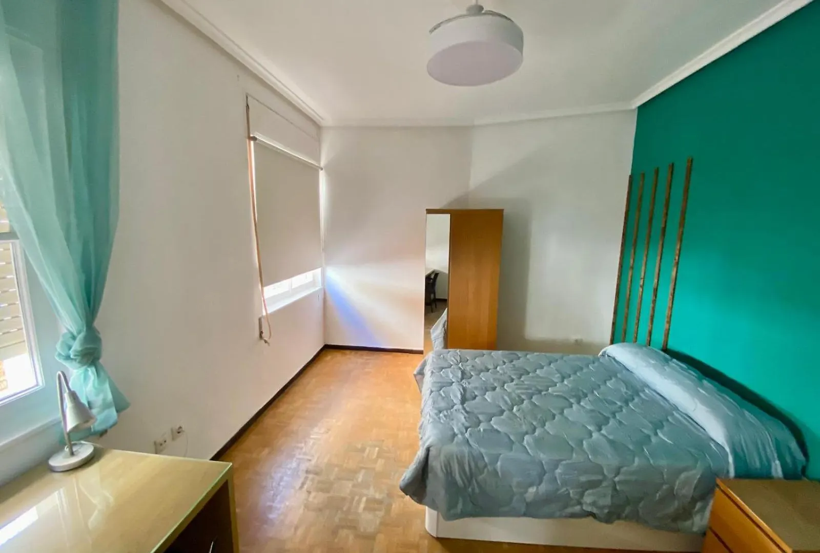 Homestay Tu Habitacion En Plaza Palillero Cadiz Spain