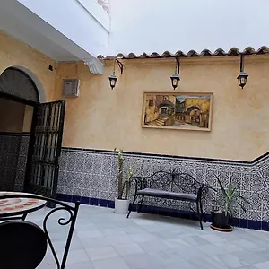 Patio Andalusi Junto A La Vina Cádiz